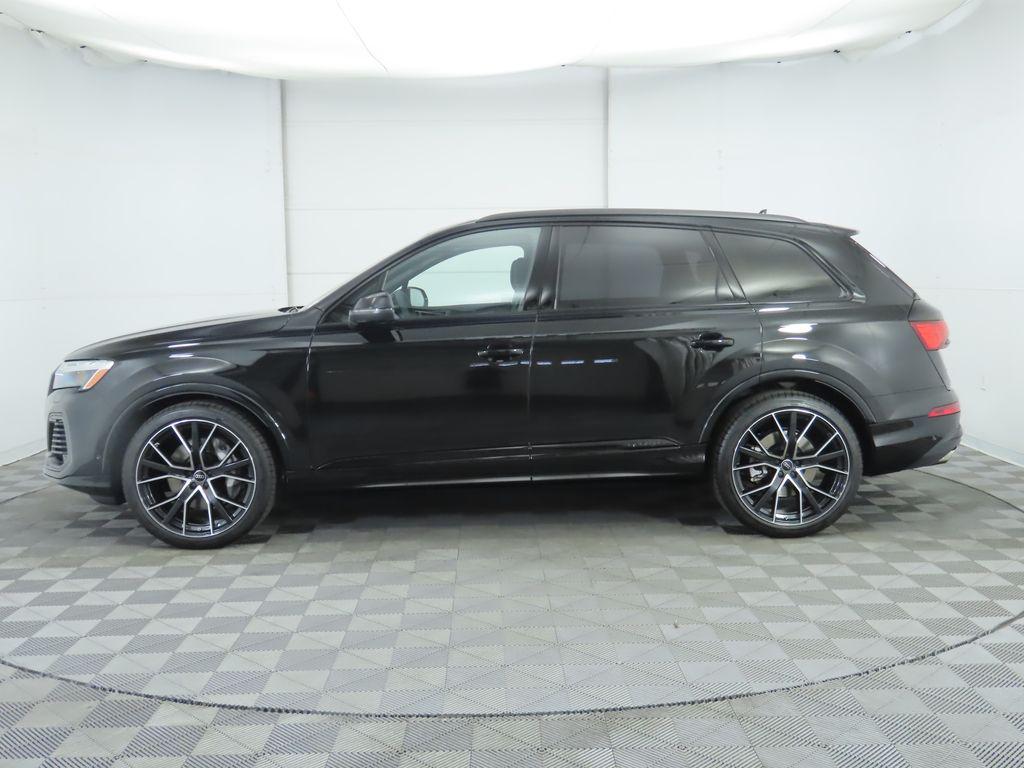 new 2025 Audi Q7 car, priced at $78,895