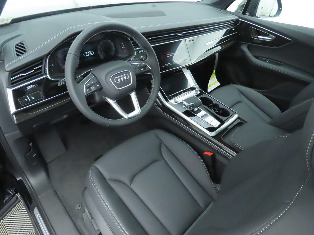 new 2025 Audi Q7 car, priced at $78,895
