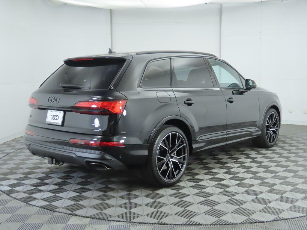 new 2025 Audi Q7 car, priced at $78,895