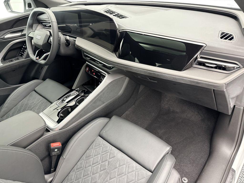 new 2025 Audi SQ5 car