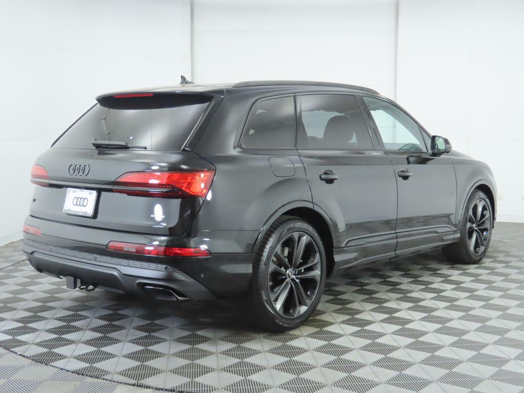 new 2025 Audi Q7 car, priced at $77,270