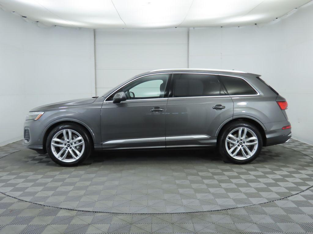new 2025 Audi Q7 car, priced at $76,260