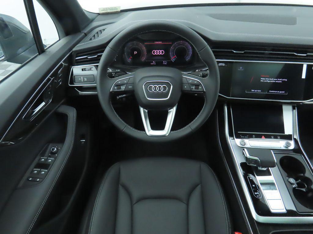 new 2025 Audi Q7 car, priced at $76,260