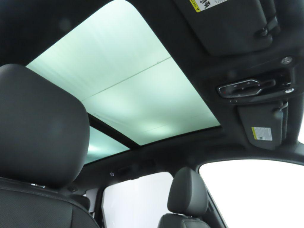 new 2025 Audi Q7 car, priced at $76,260