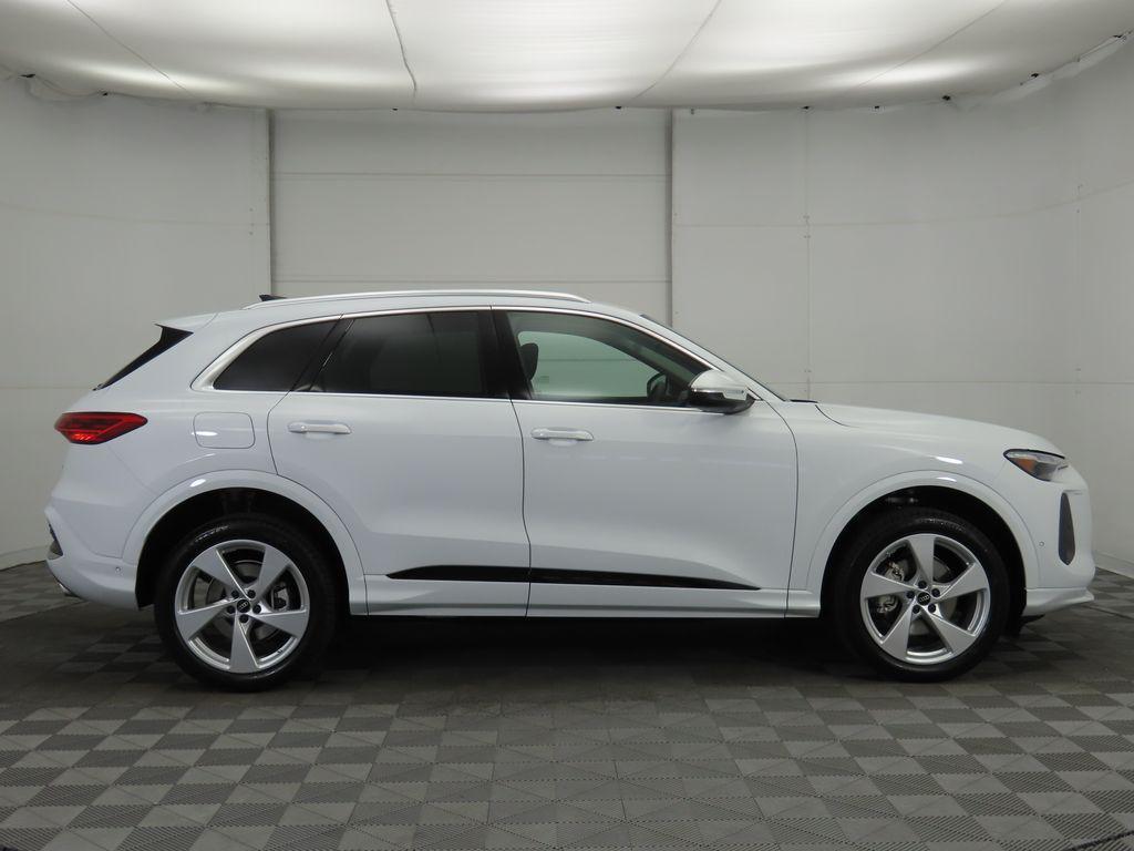 new 2025 Audi Q5 car, priced at $60,200