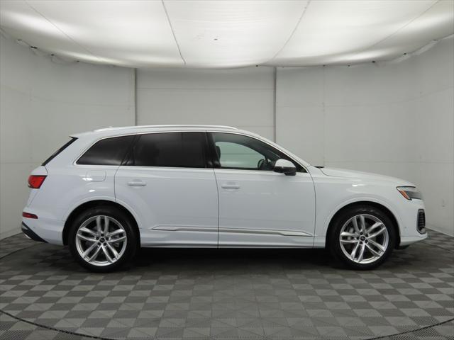 new 2025 Audi Q7 car, priced at $76,170