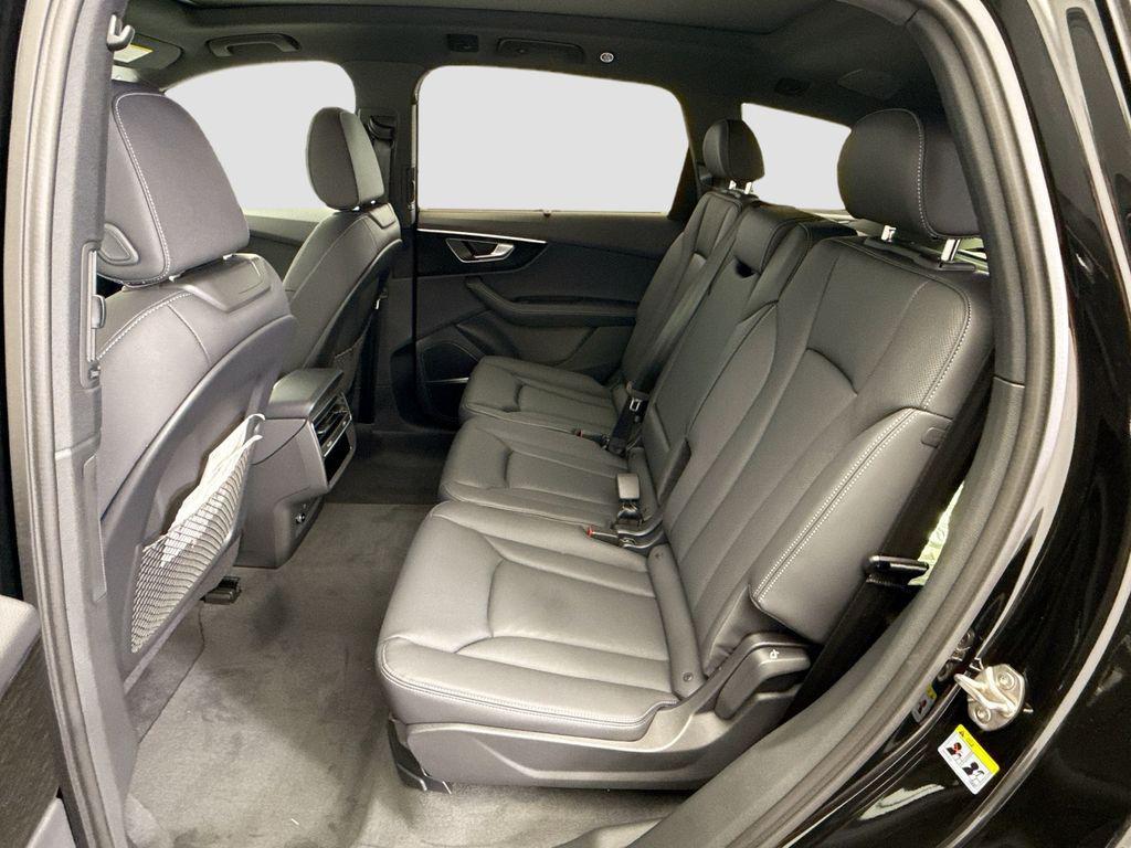 new 2026 Audi Q7 car, priced at $78,105
