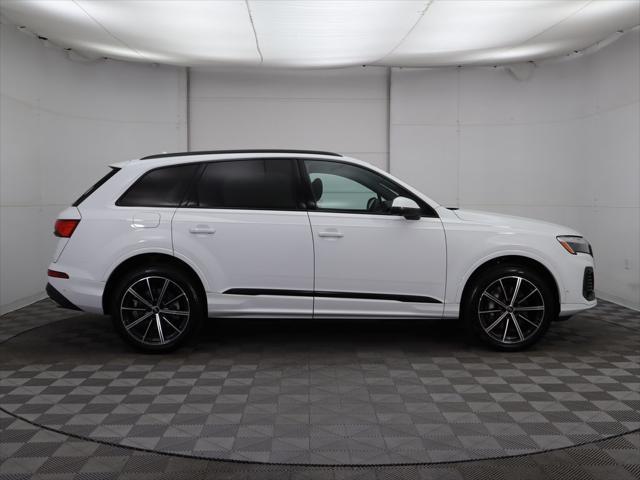 new 2025 Audi Q7 car, priced at $69,370