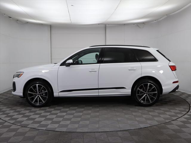 new 2025 Audi Q7 car, priced at $69,370