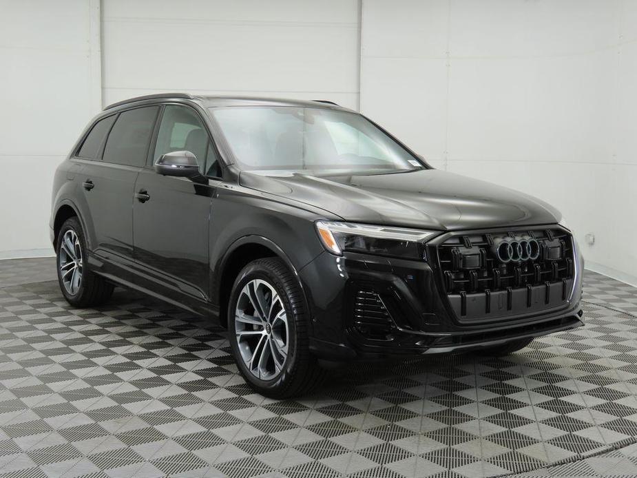 new 2025 Audi Q7 car, priced at $68,820