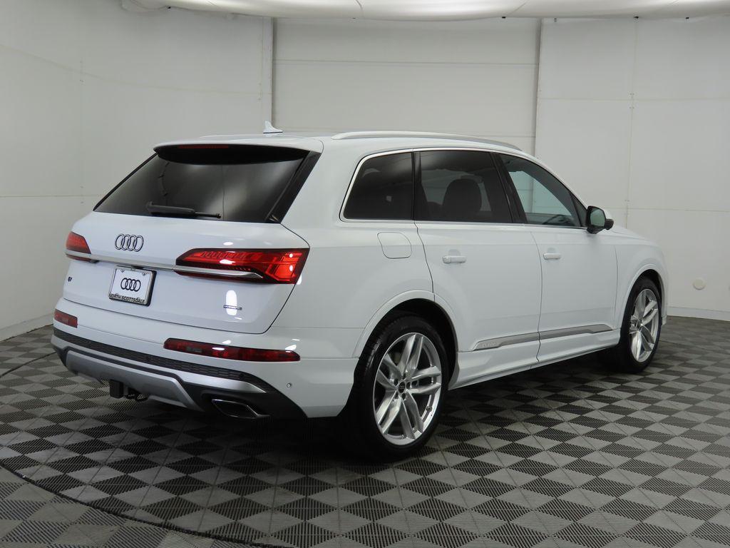 new 2025 Audi Q7 car, priced at $76,770