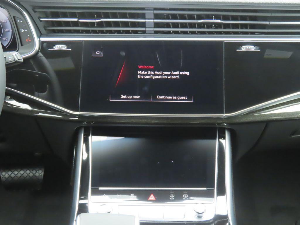 new 2025 Audi Q7 car, priced at $76,770