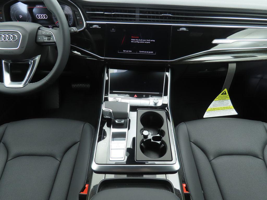 new 2025 Audi Q7 car, priced at $76,770