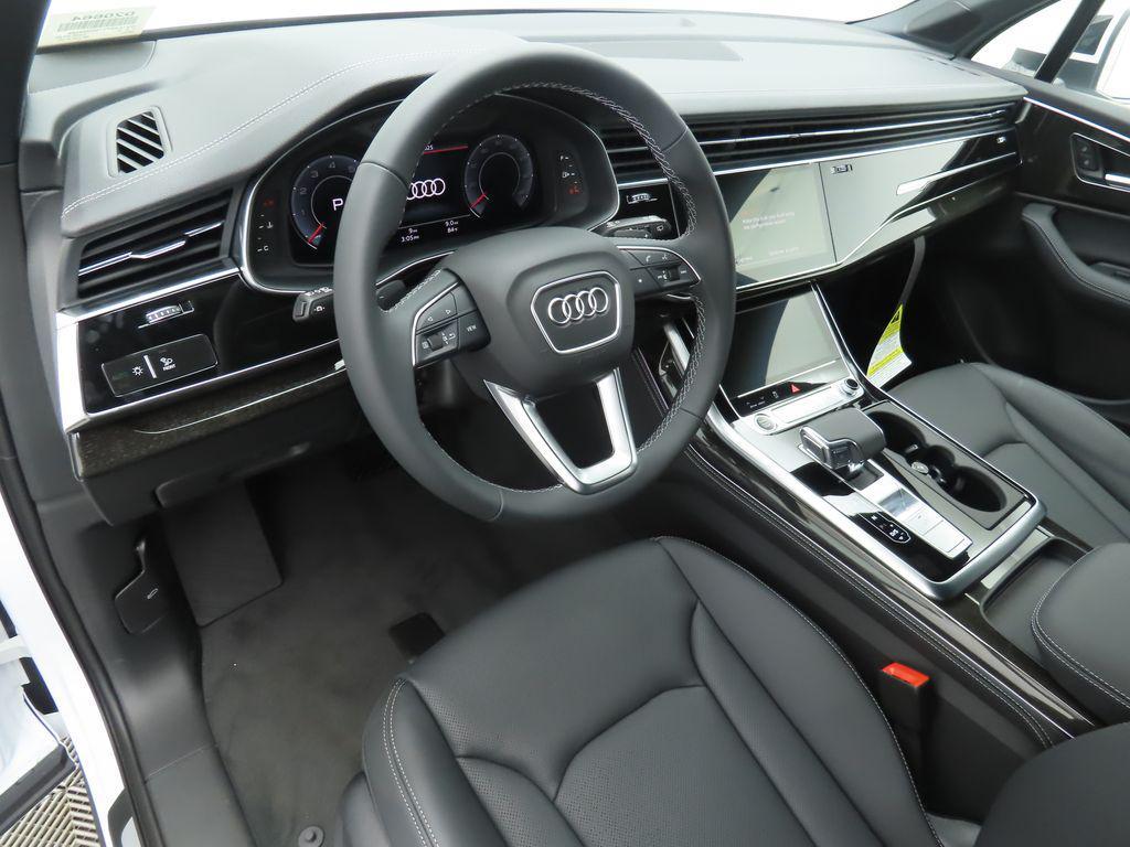 new 2025 Audi Q7 car, priced at $76,770