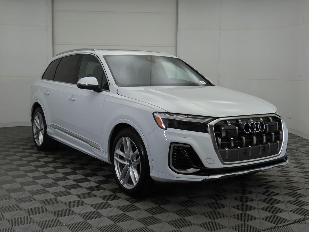 new 2025 Audi Q7 car, priced at $76,770