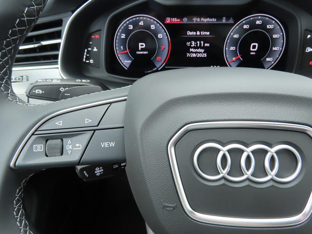 new 2025 Audi Q7 car, priced at $76,770