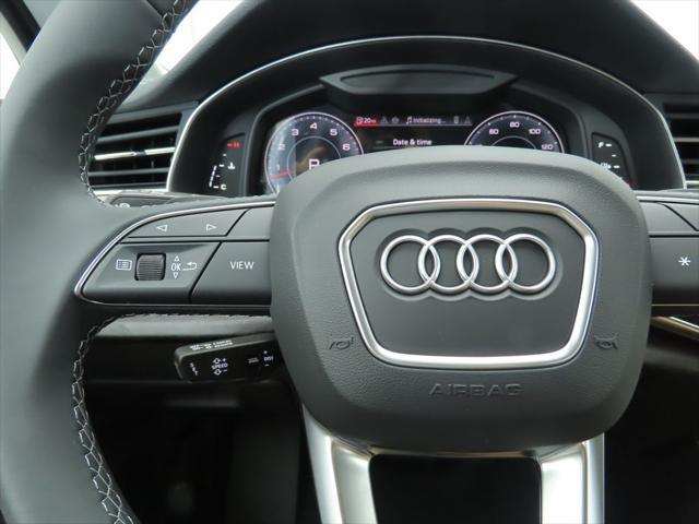 new 2025 Audi Q7 car, priced at $75,205