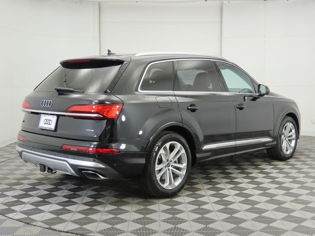 new 2025 Audi Q7 car, priced at $75,205