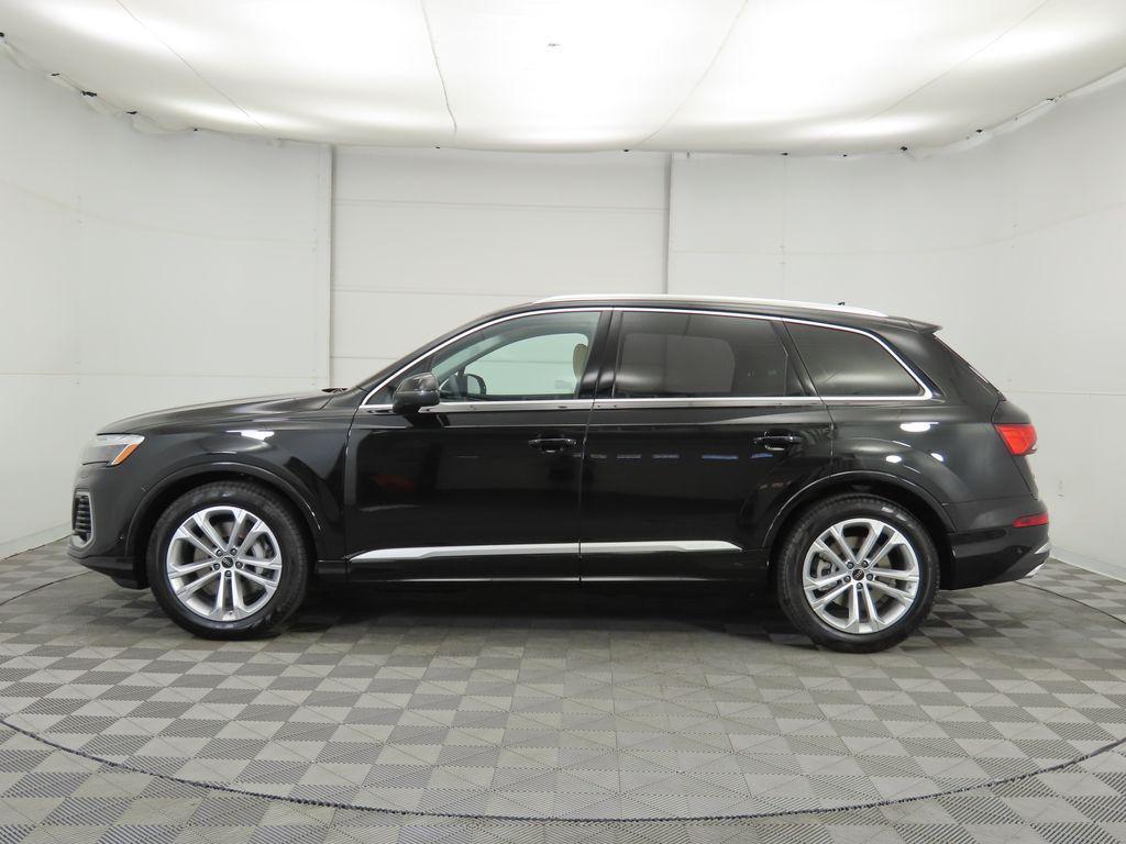 new 2025 Audi Q7 car, priced at $75,205