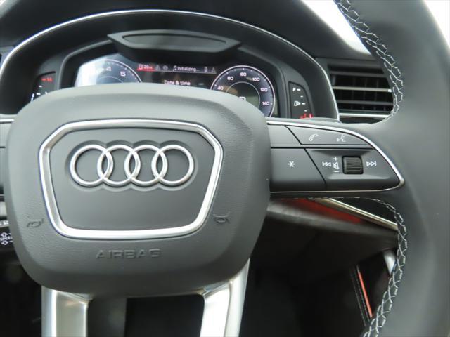 new 2025 Audi Q7 car, priced at $75,205