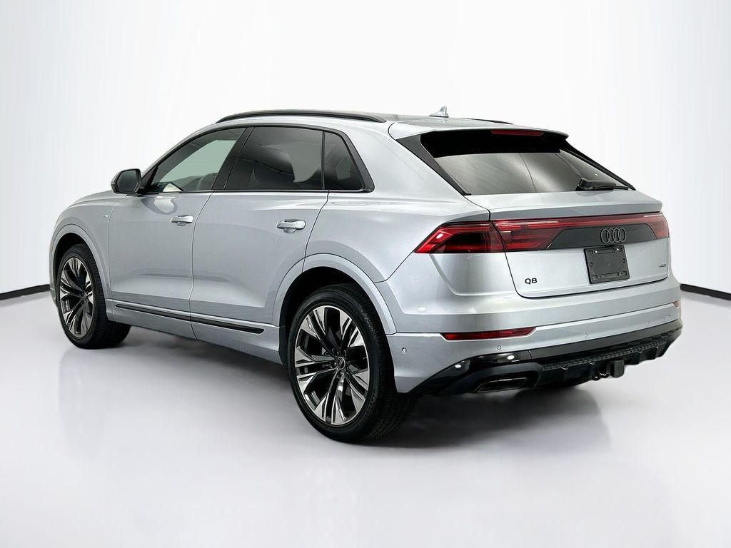 used 2025 Audi Q8 car