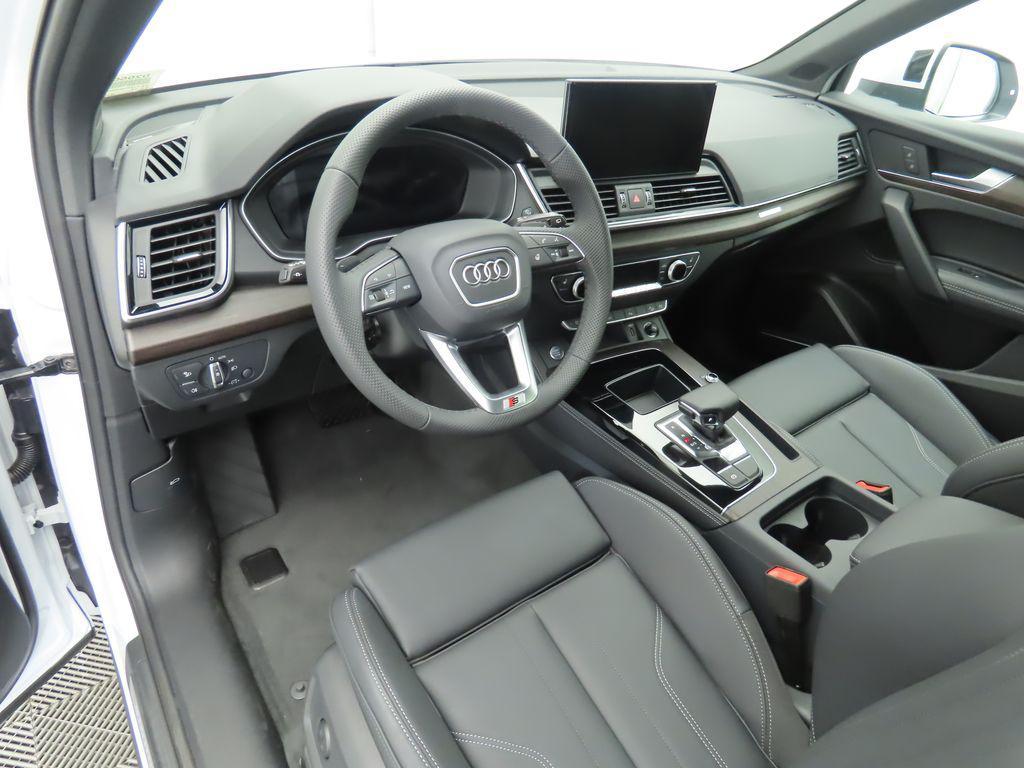 new 2025 Audi Q5 car, priced at $69,160