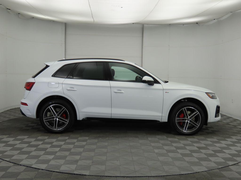new 2025 Audi Q5 car, priced at $69,160