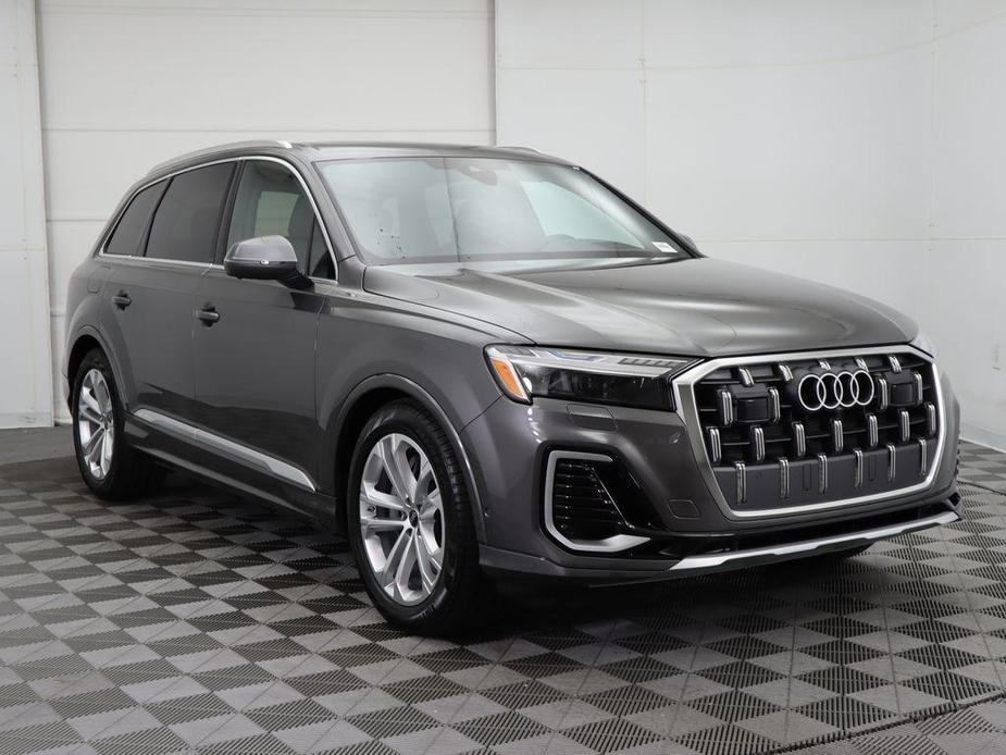 new 2025 Audi Q7 car, priced at $82,055