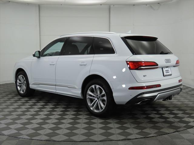 new 2025 Audi Q7 car, priced at $75,510