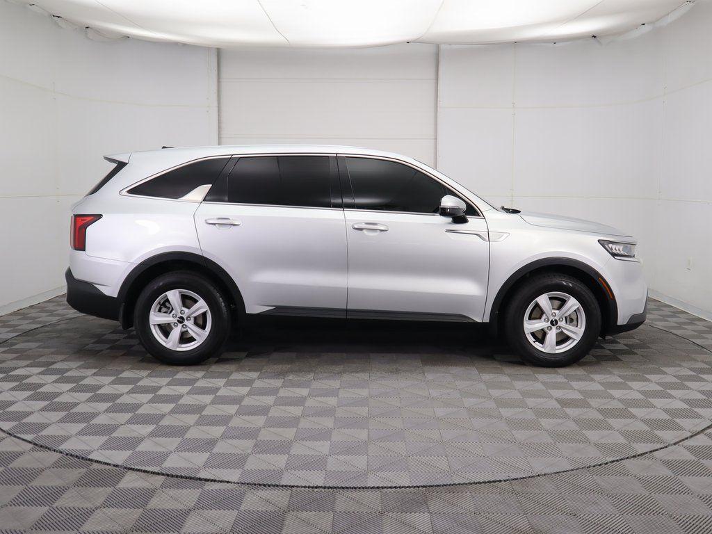 used 2022 Kia Sorento car, priced at $22,307
