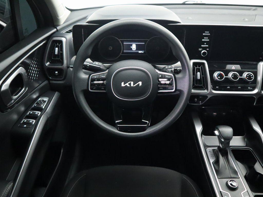 used 2022 Kia Sorento car, priced at $22,307