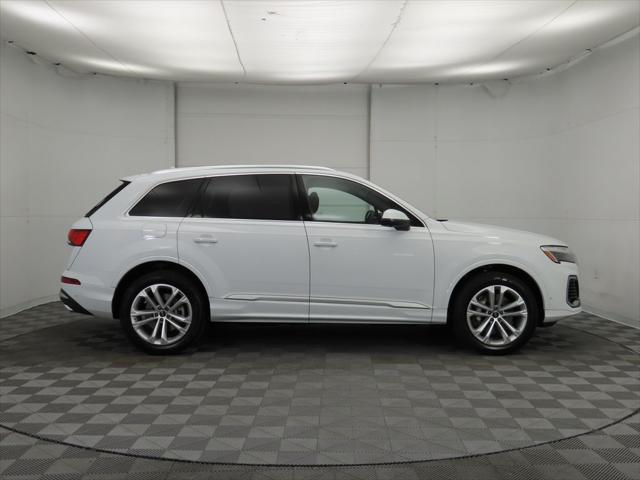 new 2025 Audi Q7 car, priced at $75,510