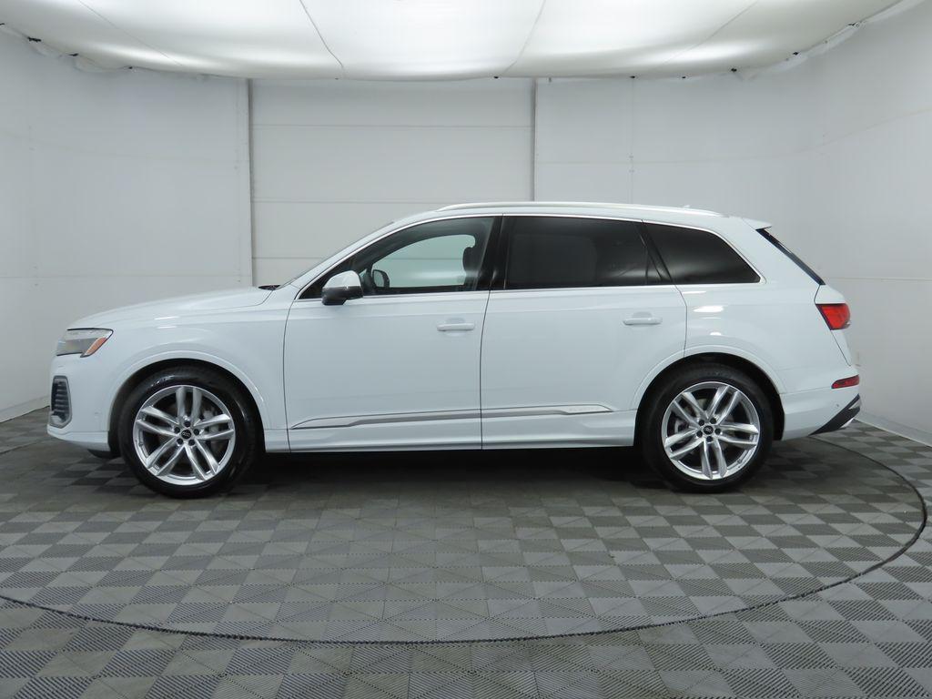 new 2025 Audi Q7 car, priced at $76,770