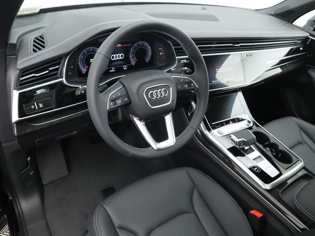 new 2025 Audi Q7 car, priced at $76,900