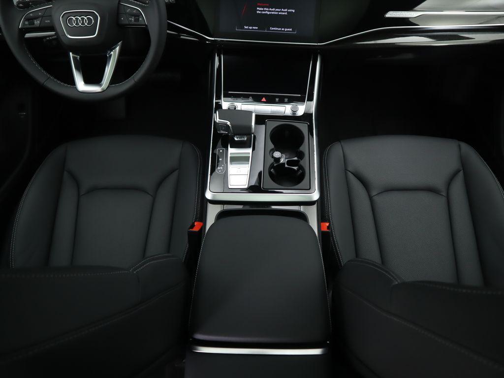 new 2025 Audi Q7 car, priced at $76,900