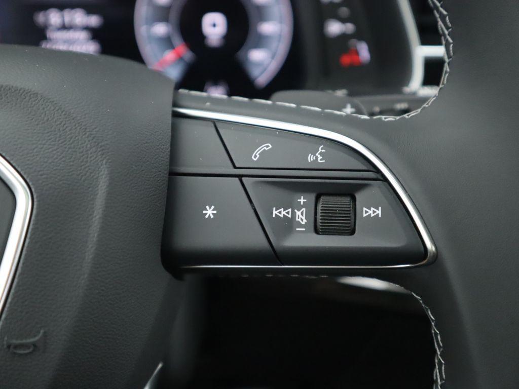 new 2025 Audi Q7 car, priced at $76,900