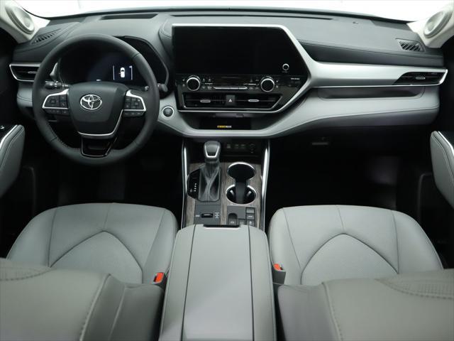 used 2024 Toyota Highlander car, priced at $49,597