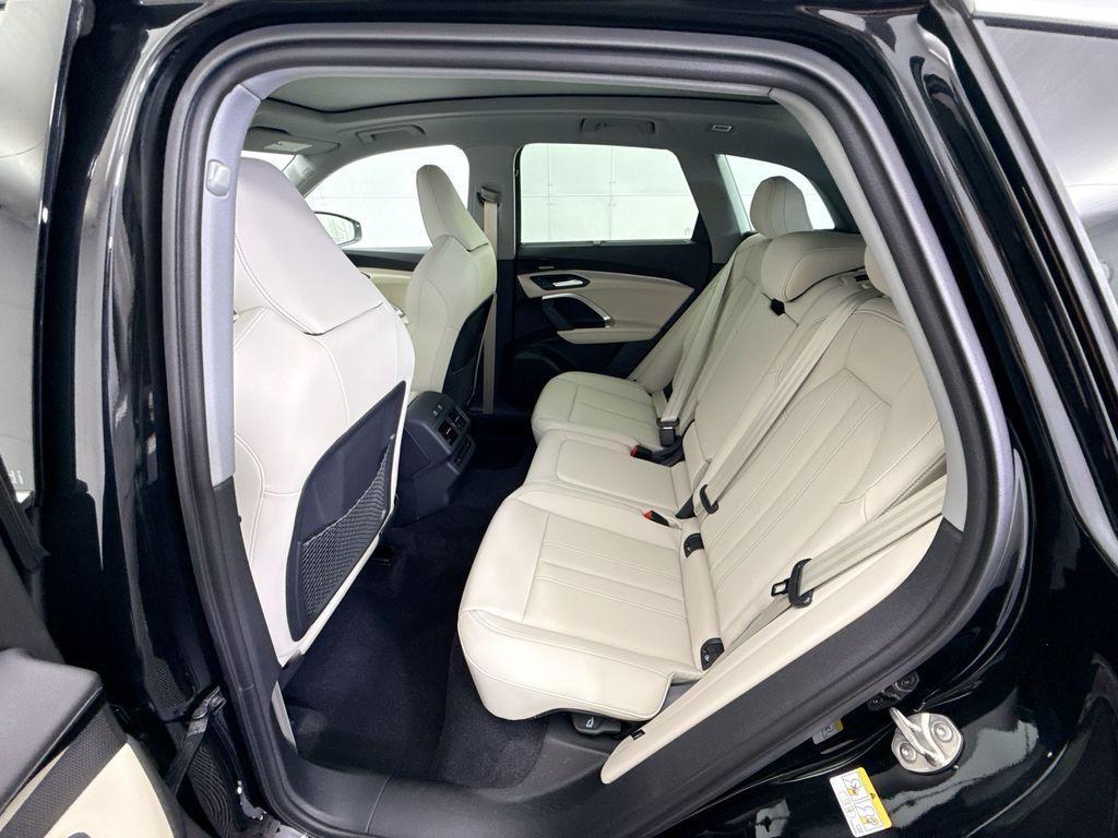 new 2025 Audi Q5 car, priced at $64,875
