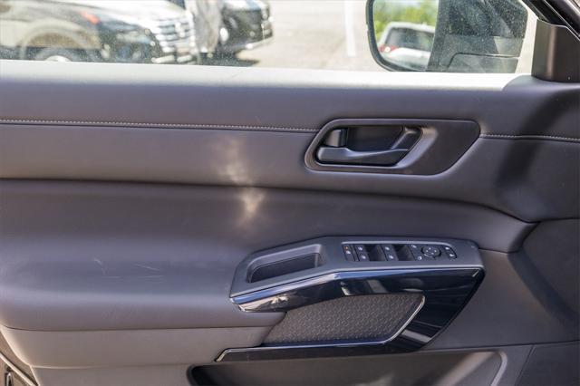 new 2025 Nissan Pathfinder car, priced at $44,315