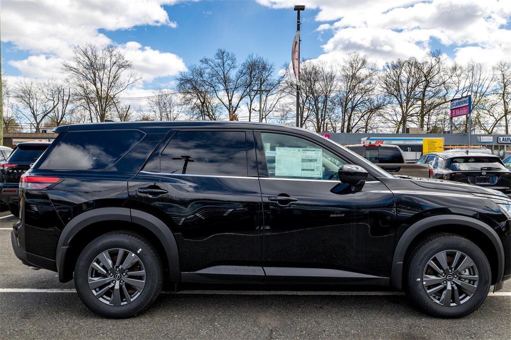new 2024 Nissan Pathfinder car, priced at $34,995