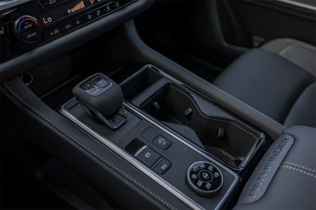 new 2025 Nissan Pathfinder car, priced at $49,925