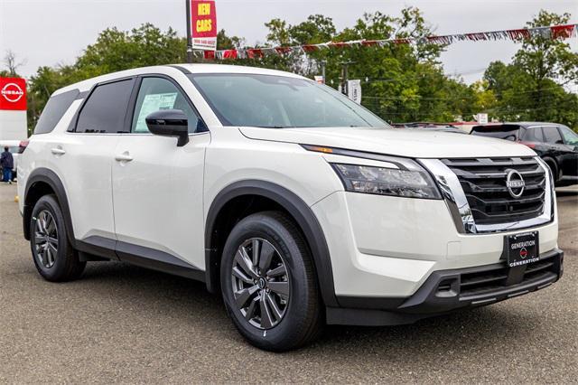 new 2025 Nissan Pathfinder car, priced at $40,450