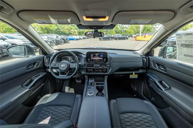 new 2025 Nissan Pathfinder car, priced at $40,450