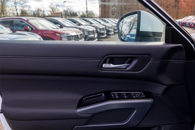 new 2025 Nissan Pathfinder car, priced at $46,565