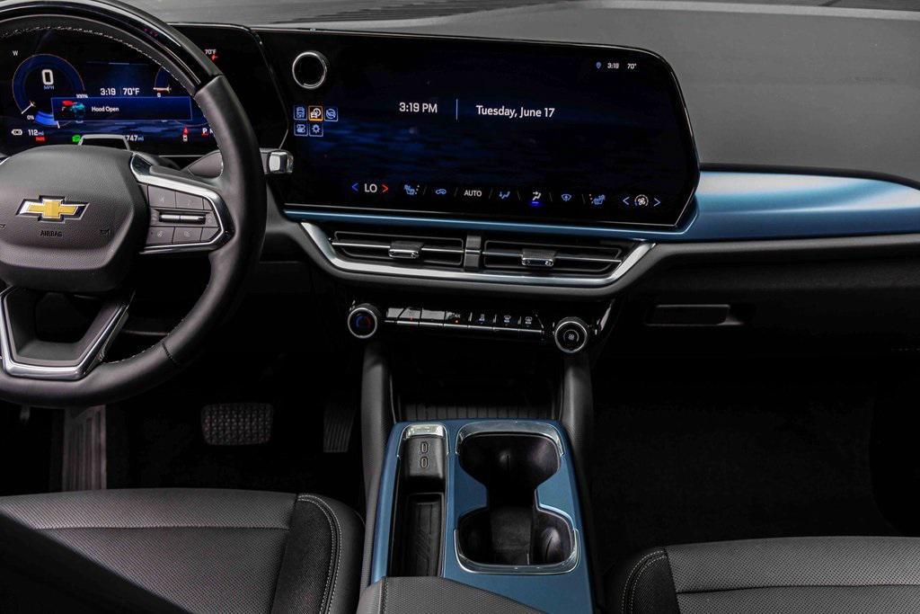 used 2024 Chevrolet Equinox EV car, priced at $28,882