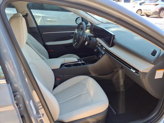 used 2025 Hyundai Sonata Hybrid car, priced at $25,782