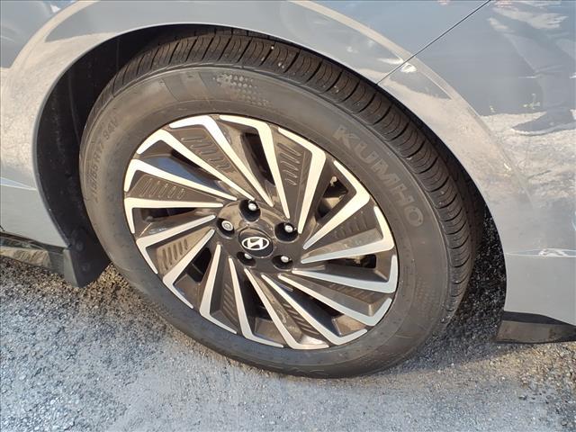 used 2025 Hyundai Sonata Hybrid car, priced at $25,782