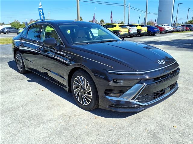 new 2025 Hyundai Sonata Hybrid car, priced at $38,300