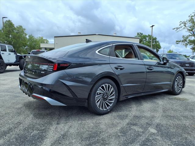 new 2025 Hyundai Sonata Hybrid car, priced at $38,564