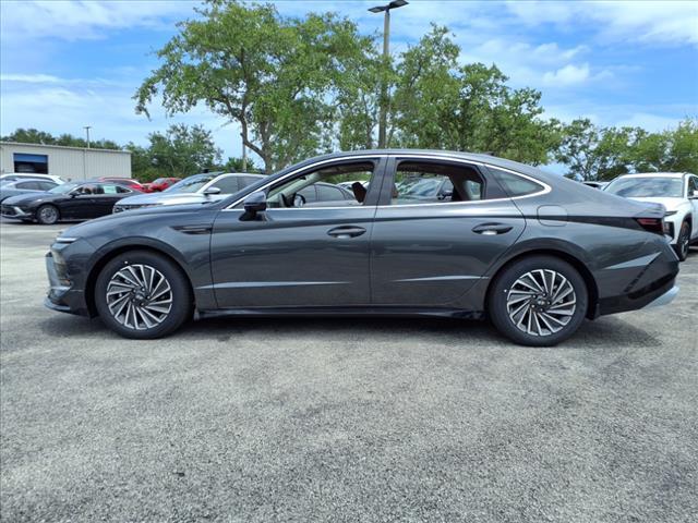 new 2025 Hyundai Sonata Hybrid car, priced at $38,564